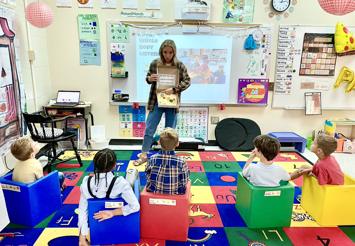 mrstaylor0's tweet photo. Such a fun day in kindergarten celebrating our shapes unit in math! The classroom was decorated and we built shape pizzas! 🍕these kids sure do know a lot about shapes! @SweetAppleES @andylallison @MaryBethMcCoy14 https://t.co/CgrGv0LdFa
