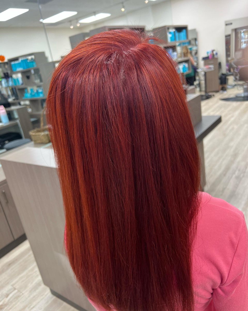 chica808's tweet photo. “ 🔥🔥🔥 “ red https://t.co/TbMrQE4tG0