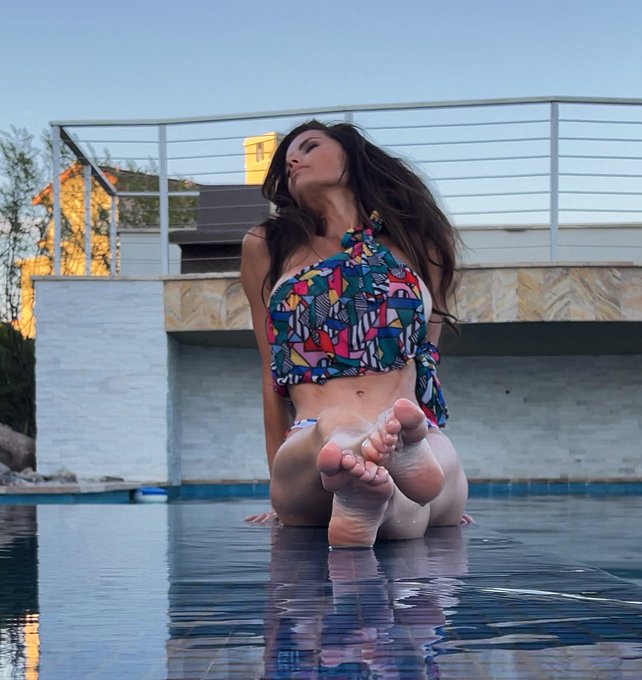 Are you ticklish?   #feet #bts with @HarryLHGFX https://t.co/LZKkxJfSQS<a href="/tag/feet"class="tags">#feet</a><a href="/tag/bts"class="tags">#bts</a><a class="tags" target="_blank" title="On Twitter" href="/?out=eyJ0eXAiOiJKV1QiLCJhbGciOiJIUzUxMiJ9.eyJpYXQiOjE3MjE1NDIyNjksImlzcyI6InR3cG9ybnN0YXJzLmNvbSIsIm5iZiI6MTcyMTU0MjI2OSwiZXhwIjoxNzUzMDc4MjY5LCJyZWRpcmVjdF91cmwiOiJodHRwczovL3R3aXR0ZXIuY29tL0hhcnJ5TEhHRlgifQ.PIuRCsuOnuc1kTF30RcphL7XLoNM9d2MrfgaYfNSeq0IqrxZEyMlZwIlLVKFA8qaDkP4rFAxtX2NTnXZeNqHFg">@HarryLHGFX</a>