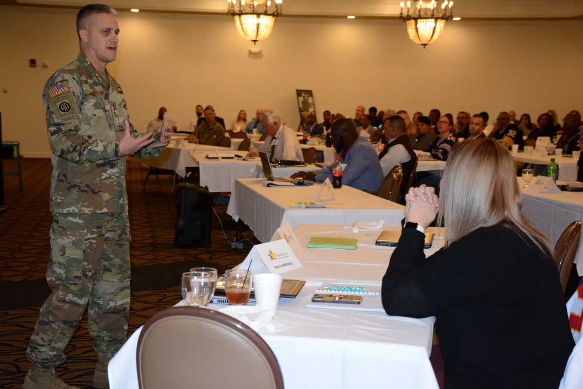 Army HRC tweet media