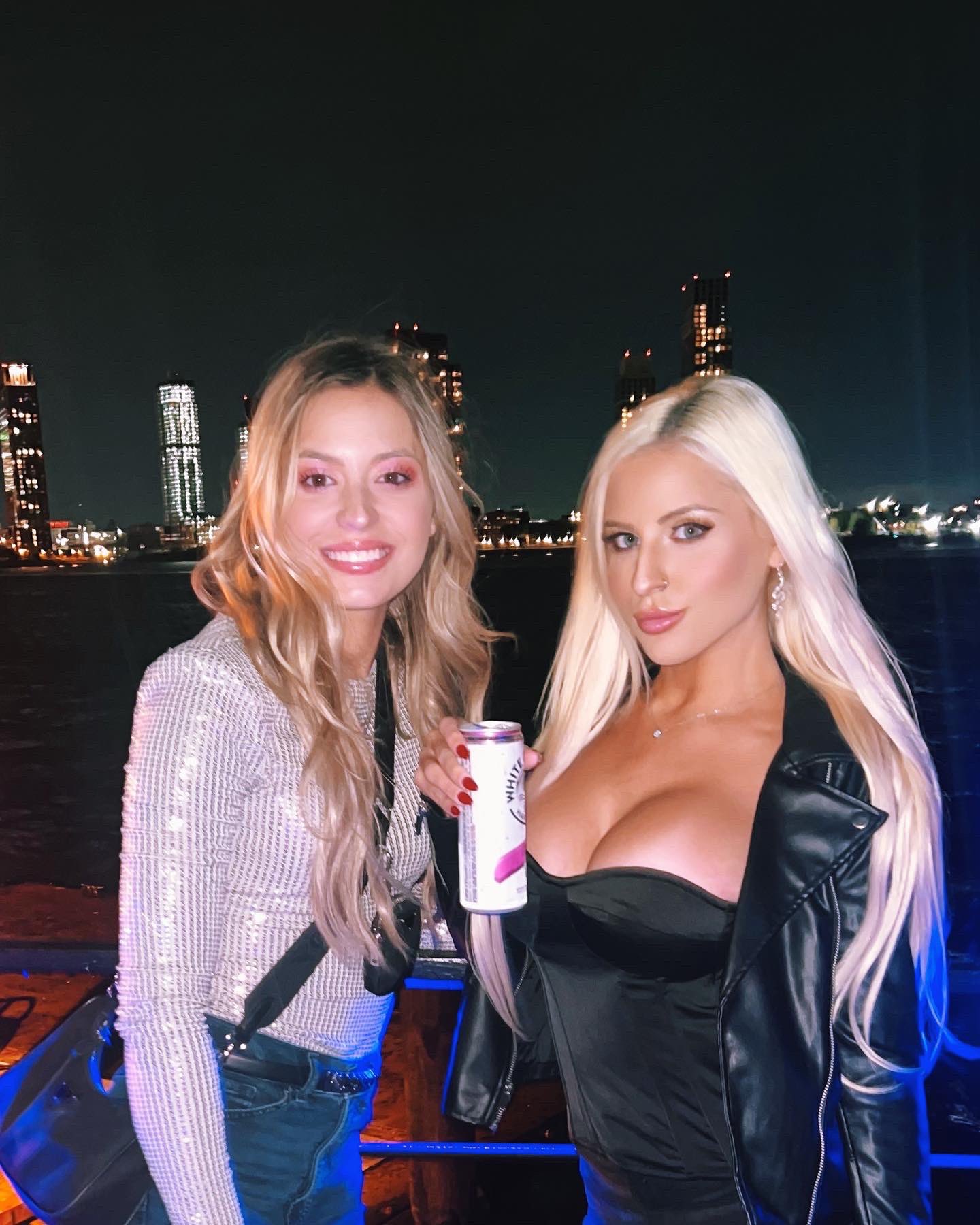 ginadarlingxox on Twitter "So much fun last night on the Taylor Swift