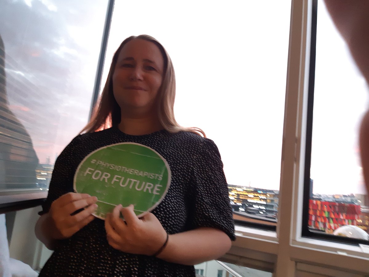 elvira_lange's tweet photo. Fredag igen och bara en liten påminnelse om att klimatförändringarna fortfarande pekas ut som det största hotet mot människors hälsa. Det gäller att komma ihåg det när det händer så mycket annat elände i världen. #physiotherapistsforfuture #climatestrikeonline #peopleforfuture https://t.co/mepbecRC8I