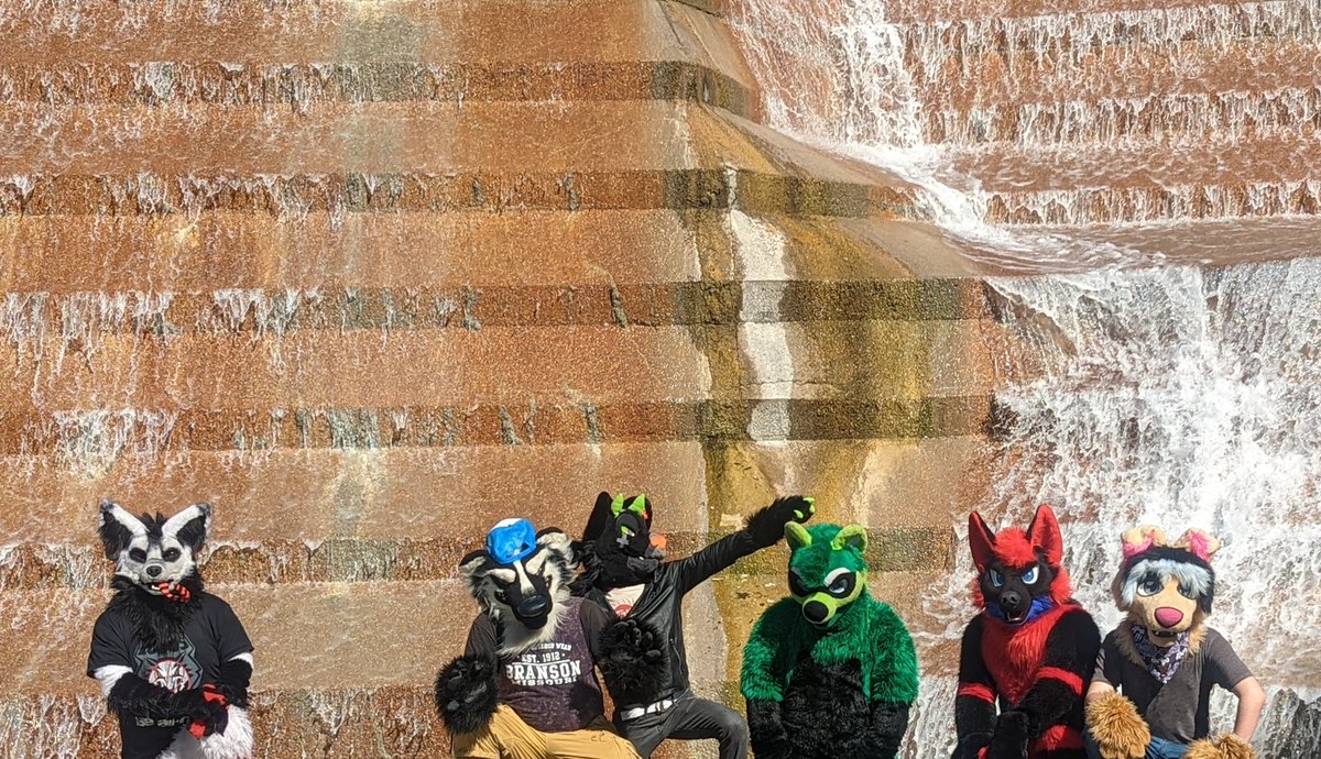RadTalkinRex's tweet photo. Chilling inside the Water Gardens in Ft Worth with some bros~

#furry #furryfandom #fursona #fursuit #fursuiter #goodtimes #havingfun #havingablast #havingagoodtime #texas #tx #fortworth #fortworthtx #watergardens #fountain #waterfountain #traveling #exploring #crosscountry https://t.co/aJGMkCZc3W