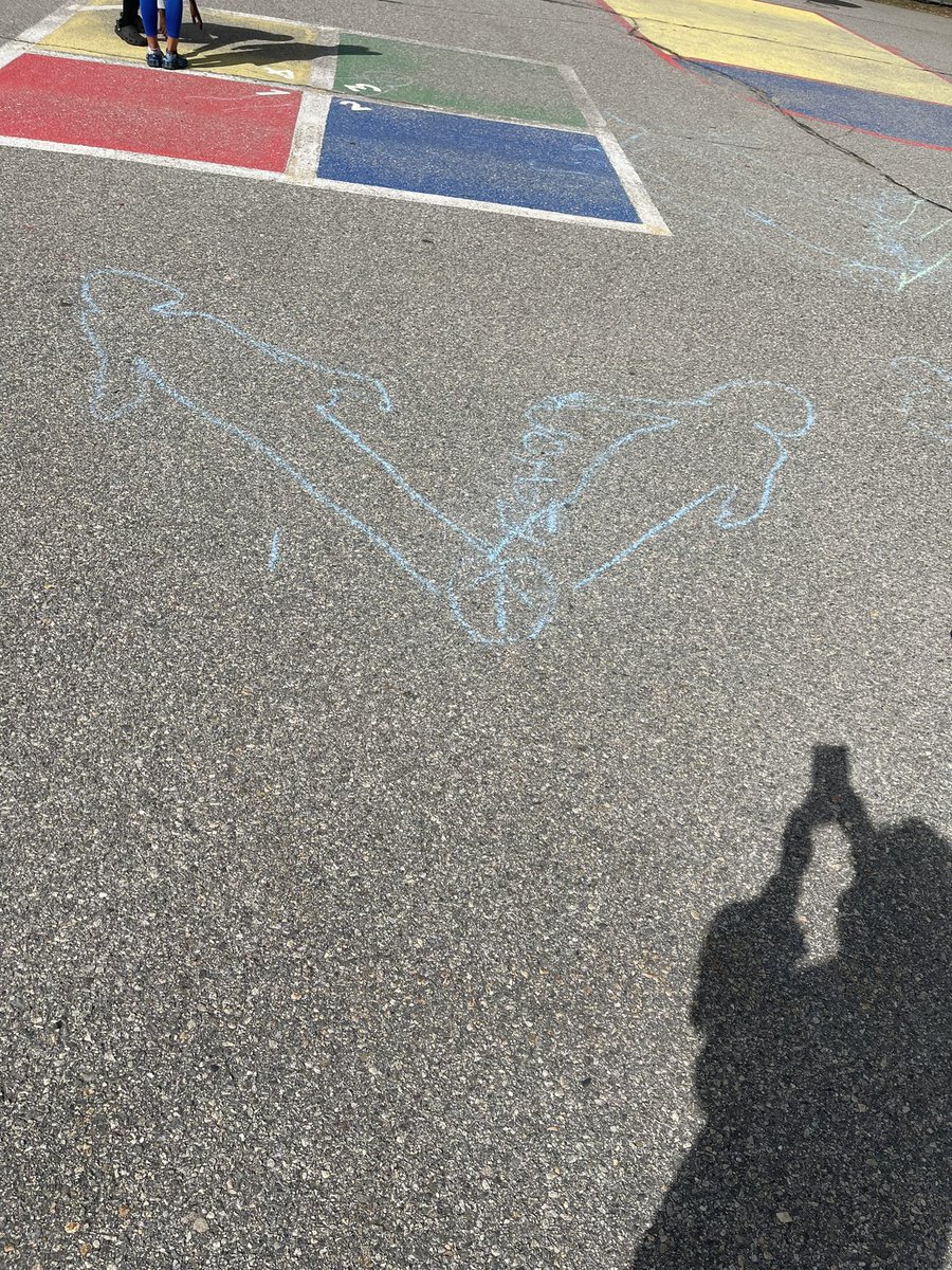 EmilyLamkin720's tweet photo. Shadow science this week!! We traced our shadows at different times, made some observations and talked about why they were in different places throughout the day! @SouthRoadrunner @PeabodyPublic https://t.co/JUpCBNNiNp