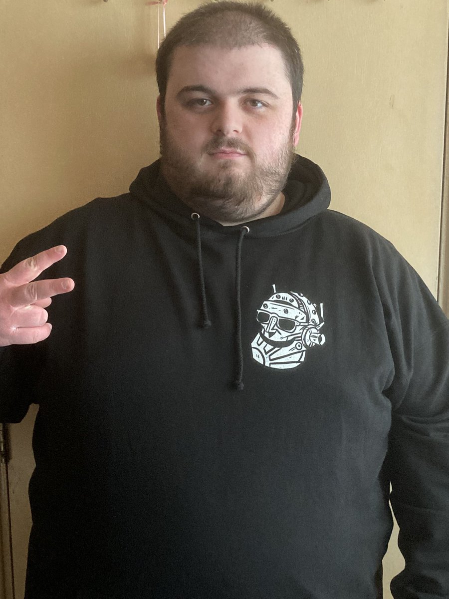 DpuizY's tweet image. official! I’ll get to wear my #SunshineMachine hoodie tomorrow for #RoyalQuestII! Can’t wait! If you see someone in a black Sunshine Machine hoodie, with earphones in, firstly, yes it’s most likely me, and yes, I’m most likely listening to the Sunshine Machine theme on Spotify!