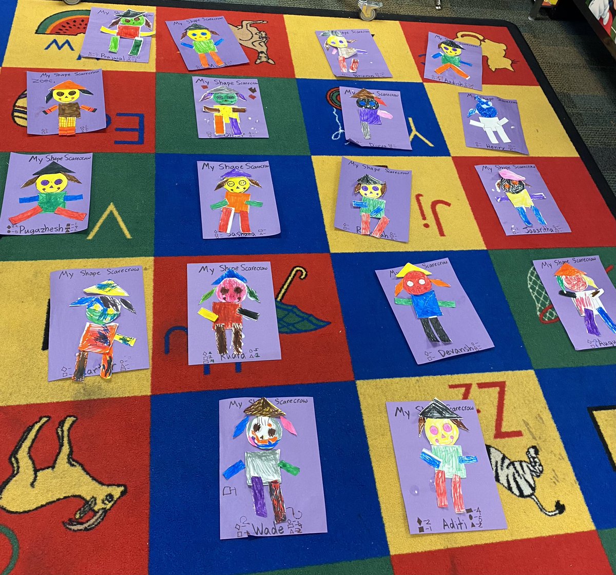 Shape scarecrows….it’s fall y’all! 🍁 <a href="/LaVillitaElem/">La Villita Elementary School</a> <a href="/CFBISD/">Carrollton-Farmers Branch ISD</a> #cfbproud #kinderlife