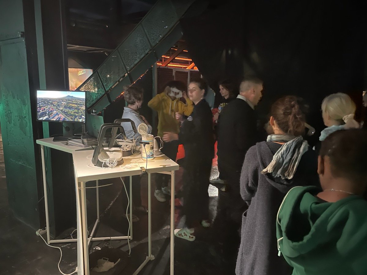 Bracco Jean-Pierre (@bracco_jp) on Twitter photo #NuitChercheurs2022 à Marseille. 22h20 une superbe affluence, une appétence pour la #Sciences et la rencontre avec les chercheuses et chercheurs. @univamu @Eric__Berton @aurelielopes13 <a href="/CNRS_dr12/">CNRS Provence et Corse</a> <a href="/ird_fr/">IRD.fr</a> <a href="/_HannahRobin_/">Hannah Robin</a> <a href="/vp_s_s/">vps&s</a> #NuitChercheurs2022 à Marseille. 22h20 une superbe affluence, une appétence pour la #Sciences et la rencontre avec les chercheuses et chercheurs. @univamu @Eric__Berton @aurelielopes13 <a href="/CNRS_dr12/">CNRS Provence et Corse</a> <a href="/ird_fr/">IRD.fr</a> <a href="/_HannahRobin_/">Hannah Robin</a> <a href="/vp_s_s/">vps&s</a>