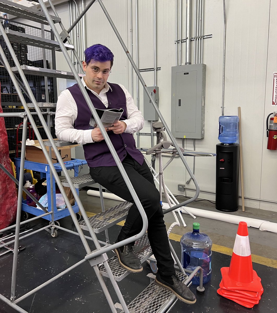 DamienHaas's tweet photo. Oh don’t mind me and these candid photos. I was too busy with my academic studies to notice anyone taking a picture. How embarrassing. How silly. https://t.co/m5RCAzywSZ
