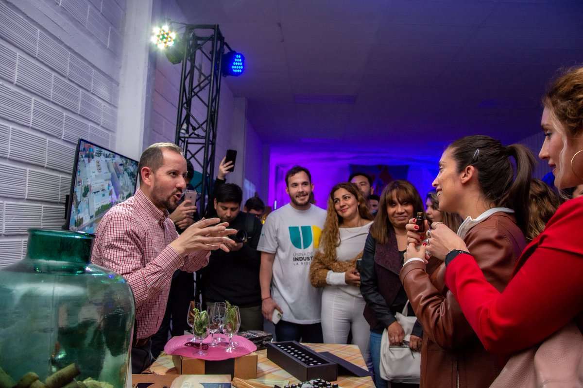 LegislaturaLR's tweet photo. La vicegob @Florelop presidió la apertura d la Usina de Industrias en el Parque Industrial. Evento q pone en valor el desarrollo industrial d #LRioja, propicia la innovación de los procesos productivos, da a conocer las últimas tendencias tecnológicas, digitales y productivas
⤵️ https://t.co/nsiXMOmzzO
