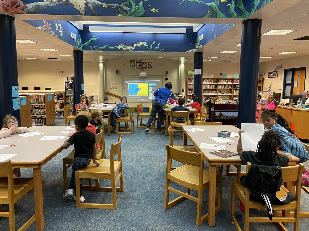 VtaylorPhD's tweet photo. It’s a great day at NSES even in the rain! @SufVAschools @NSESDolphins https://t.co/STDUEilUFp