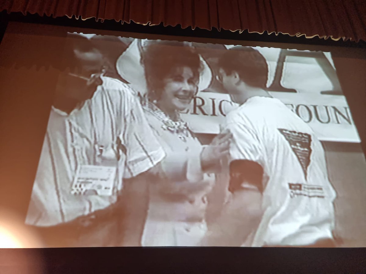 MRivasL's tweet photo. 📽 En la presentación del documental 'Tomás Fábregas. Fighting Barriers' en el @TColonCoruna que descubre la historia del activista coruñés en el marco del congreso anual de @sogaisida #FightingBarriers #TomasFábregas https://t.co/GDMFIHpUnI