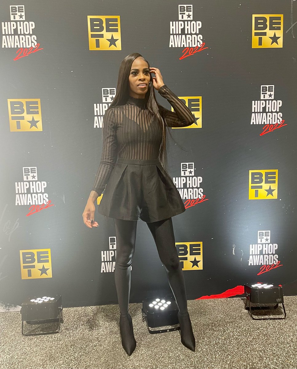 DANNIGURL_CHI's tweet photo. Lately, I Been Getting Everything I Been Asking GOD ForππΎπ« #BETHipHopAwards2022 #DanniGang #DanniGurl https://t.co/lT7mHQMC3R