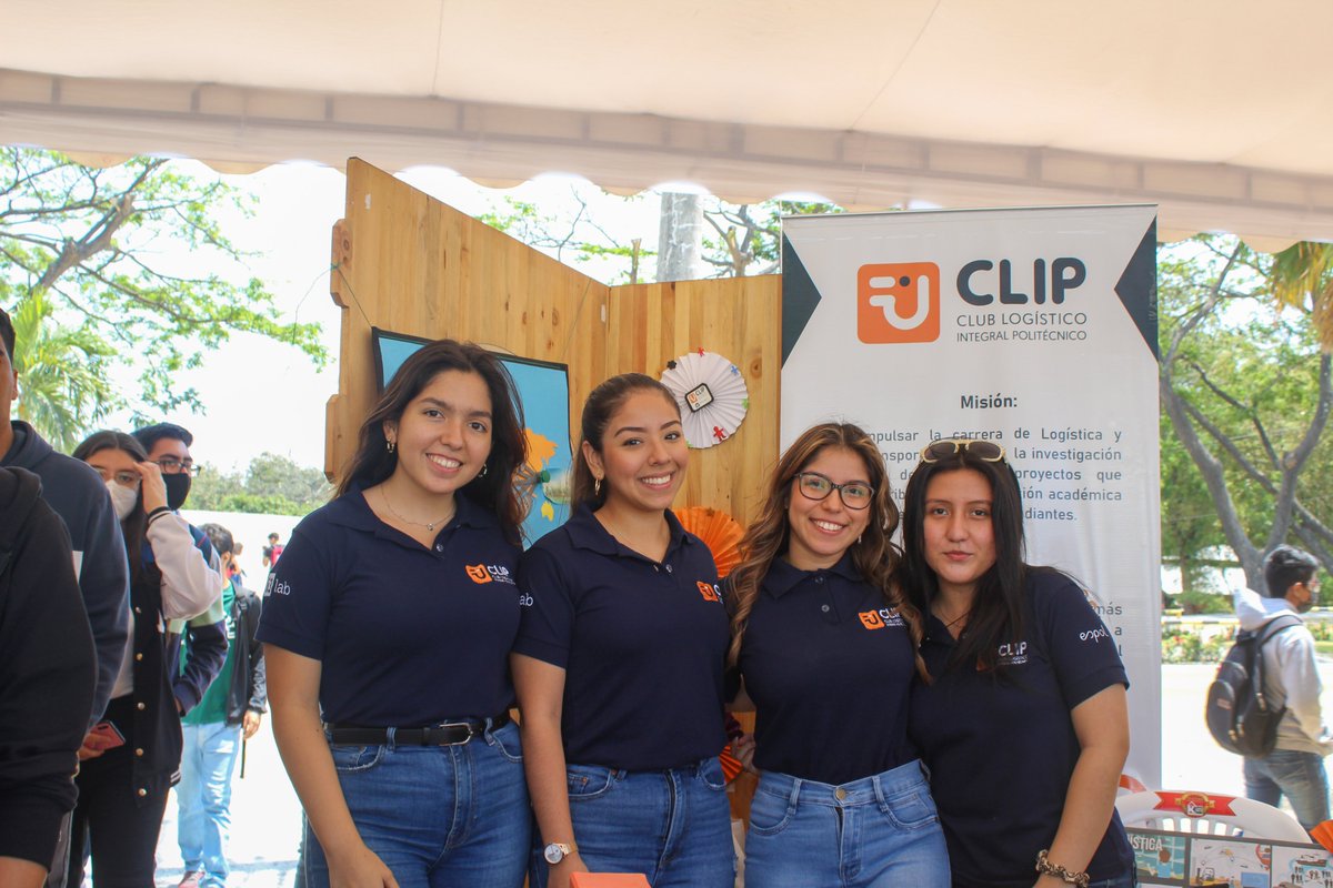 FCNM_Espol's tweet photo. Al culminar el recorrido, los estudiantes llegaron a la feria de clubes, donde pudieron conocer más acerca de los diferentes clubes estudiantiles de toda la @espol; entre ellos los de nuestra facultad: @AIChE_ESPOL @clip_espol #DataClub #MatEs https://t.co/ffIBcaY7jf