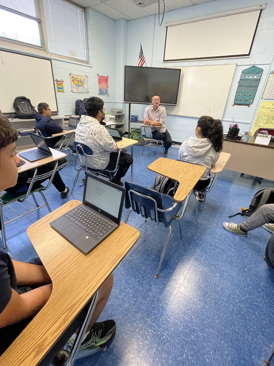 PPSDSpecialSvcs's tweet photo. It’s a new year with new programs! Today the students in our Work-Based Learning program, #TigersAtWork, had a great meeting with Tech expect and PPHS Alum, Mr. Hom. Thanks for sharing your knowledge and passion with us! @pphstigers @drjosephcirillo @_jayhom @Getalma_Jason https://t.co/16R7fNkHF7