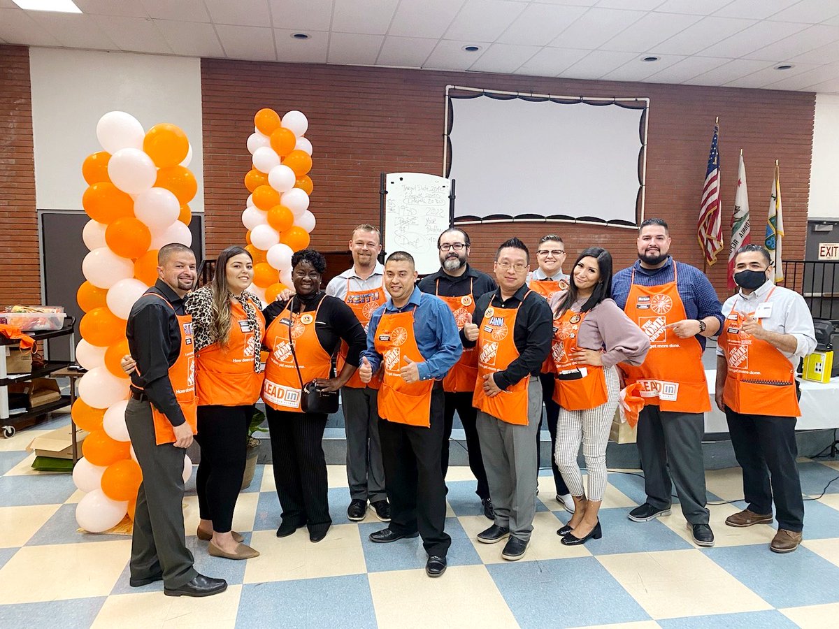 Juanita Jackson (@juanitaajackson) on Twitter photo PacCentral Leadin Event was a definite success-Value Added! D74 Leaders with our New RHRD-Keith Allen🎊🎉 PacCentral Leadin Event was a definite success-Value Added! D74 Leaders with our New RHRD-Keith Allen🎊🎉