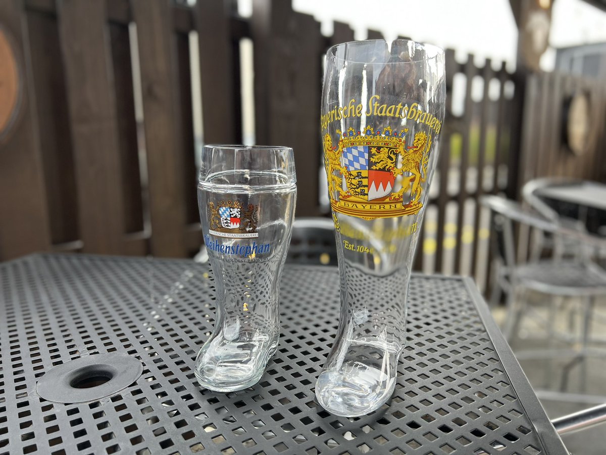 winkinglizard's tweet photo. The BOOT is Back! 
👢🍺👢🍺👢🍺

Weihenstephaner Festbier is our last glass feature for the year!
Starts October 1st!!!!!!

Grab either a 1 liter or 2 liter boot. We did not get many shipped in, so supplies are very limited. 🍻

#beerinaboot #thebootisback #glassofthemonth https://t.co/DvHIinzWo4