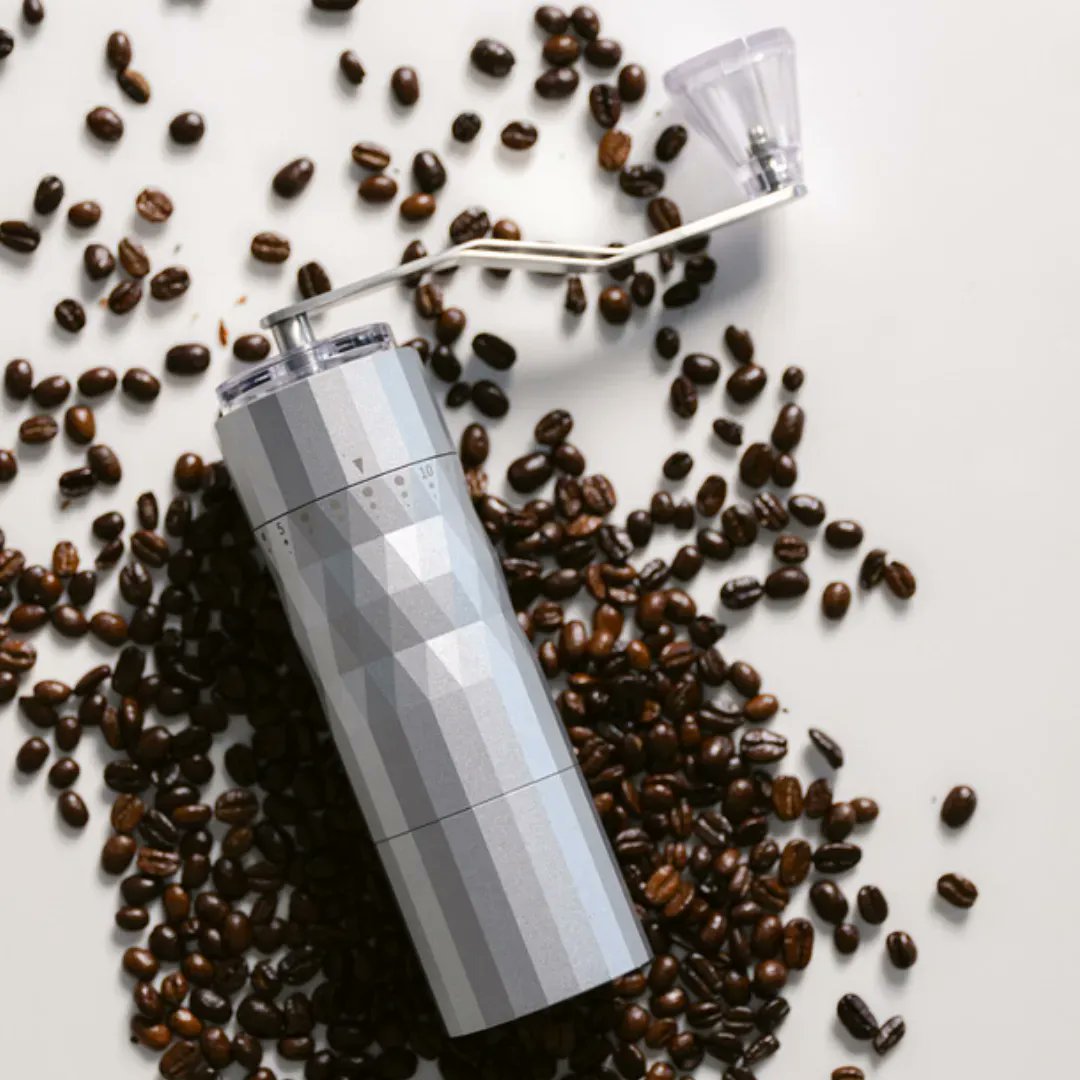CoffeeHit's tweet photo. What do you fancy today? Whatever you're having, make it well. The #Brewista X Series #HandGrinder effortlessly grinds beans for that perfect #coffee. Use its wide range of 60 coarseness settings for drip filter, espresso, and French presses!👌 Shop here: https://t.co/PdDtrfSaE8 https://t.co/5cUHNKG7li