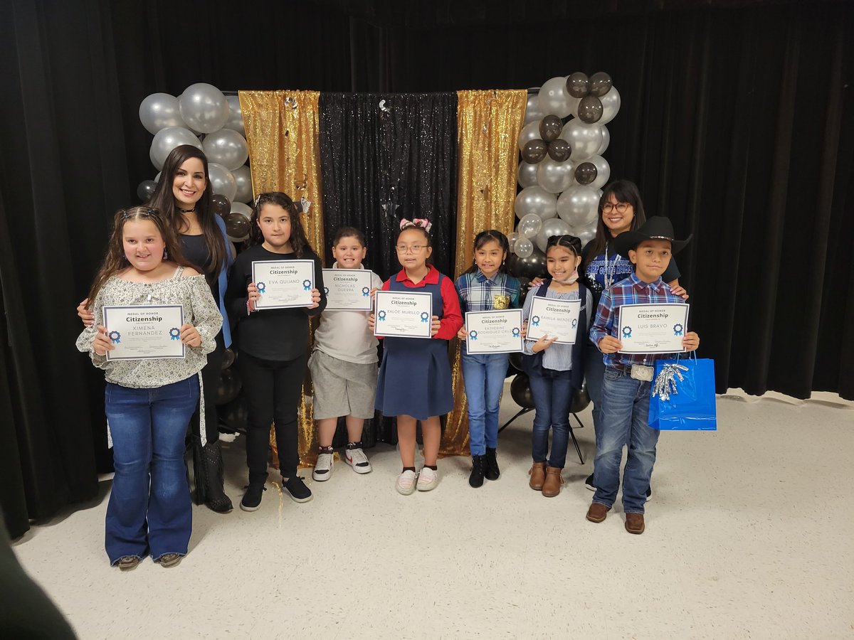 Mrs_VDeFriend's tweet photo. Our Medal of Honor winners 🤩 @SamHoustonEl https://t.co/Rk32BM908m