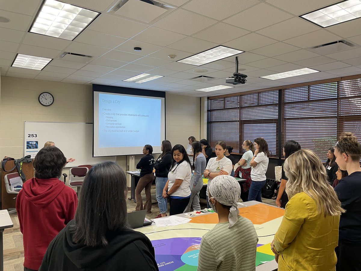 Mrs. Alvarez tweet media