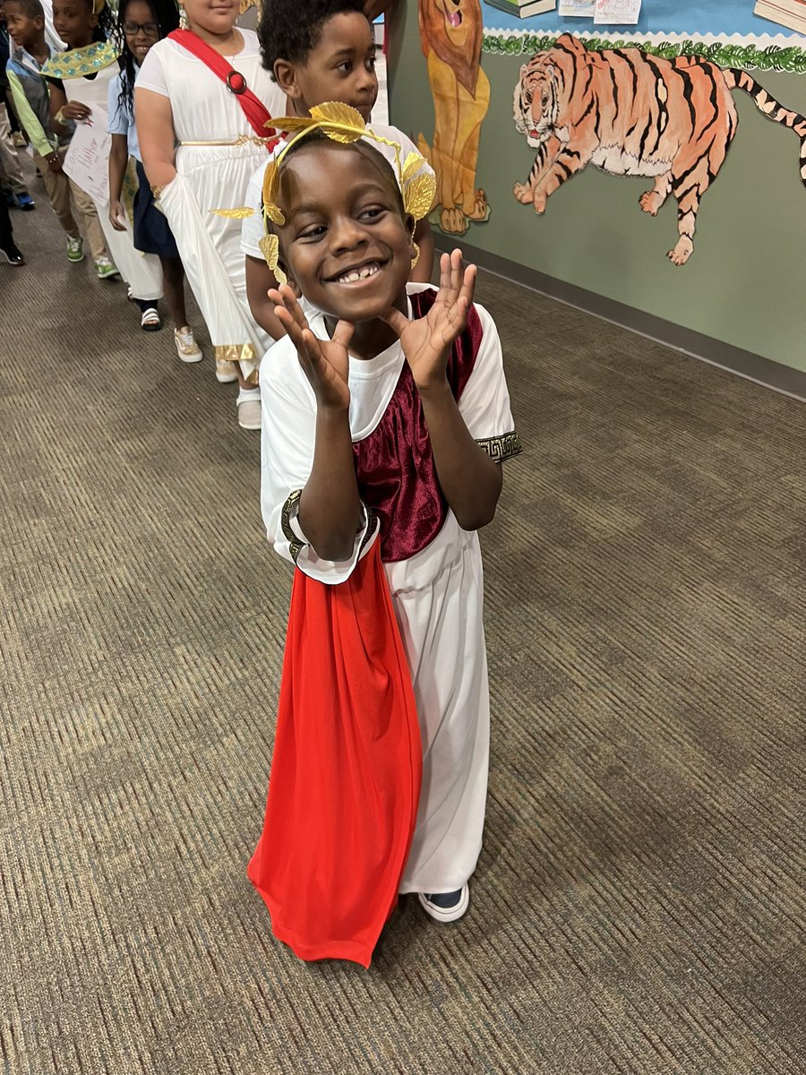 DrAngelesPerez's tweet photo. Our 2nd graders celebrated the end of their Greek Civilization Unit in @Amplify with their God and Goddess Parade ! @SpringISD @ReynoldsElem https://t.co/vMZrVRVy6x