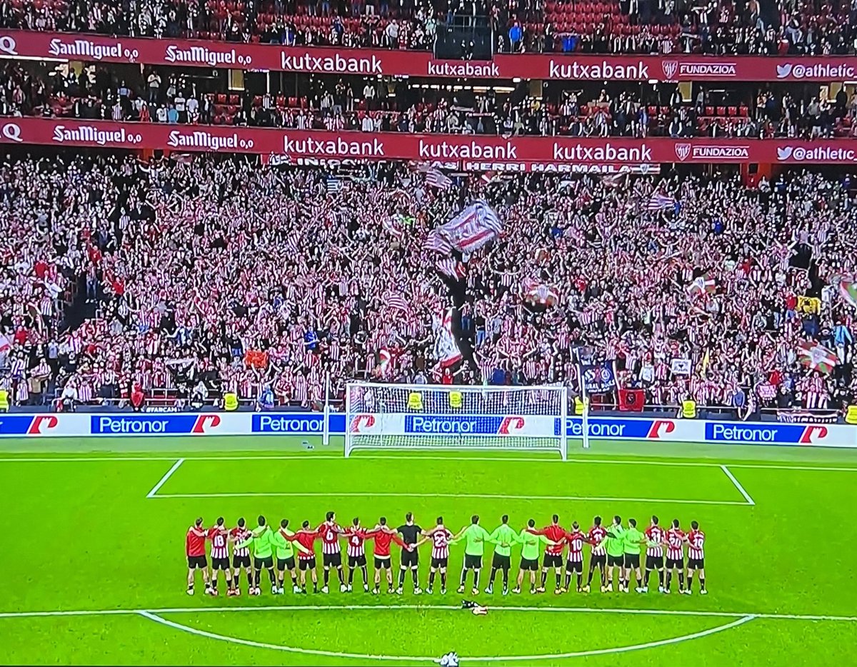 joanpero8's tweet photo. Simplemente disfruten. Equipo único en el mundo. No podría explicar este sentimiento a quien no sea del @AthleticClub porque hay que sentirlo como propio, sentido de pertenencia, seas de donde seas, vayas de donde vayas. https://t.co/UyEFc1Hl3c