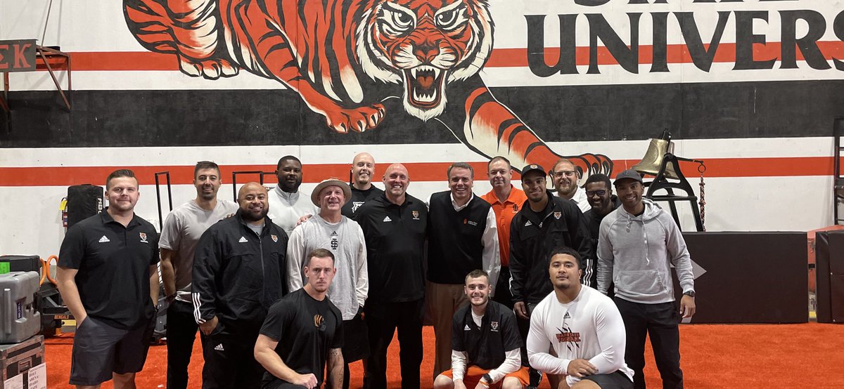 Awesome day getting to visit with @RagleCharlie and our @IdahoStateFB coaches and can’t wait to cheer them on in Holt Arena tomorrow. Go Bengals!!!!