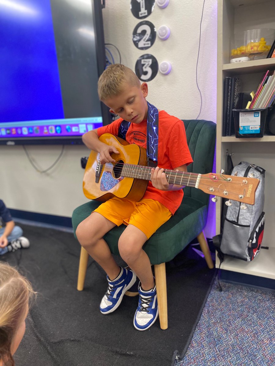 We were blown away when this kiddo played us a song for show and tell! I think he has some new fans! 🥰#wearemcneil #youbelonginMISD