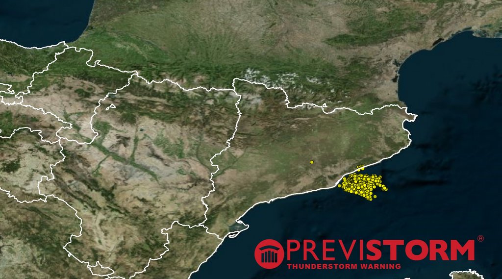 INGESCO's tweet photo. En las últimas 2 horas han sido detectados 1879 rayos en el noreste de la Península Ibérica. #INGESCO https://t.co/4z2IvBBj9o