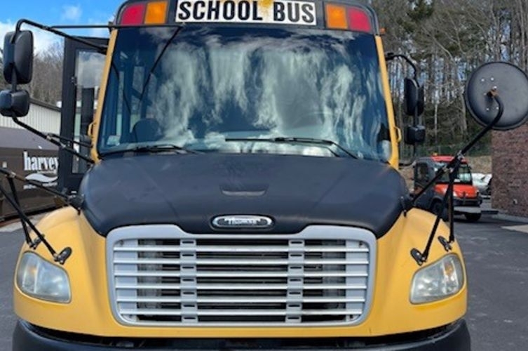 municibid's tweet image. Forget RVs. Go for a spacious school bus 🚌 The clock is ticking for this 2008 Thomas Built Bus 71 Passenger😎🤩 
mbid.us/3SEeep3

#schoolbus #schoolbusconversion #busconversion #schoolbushouse #houseonwheels #livingtinyhouse #auction #forsale