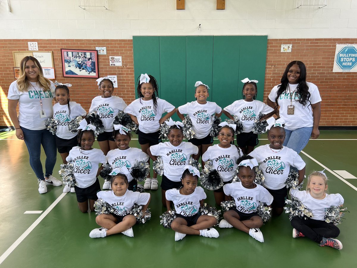 HARLLEEDISD's tweet photo. We are so proud of our spirit squad! 📣📣Way to go on your first performance at our Harllee House Rally! Thank you to their amazing sponsors Ms. Ford and Ms. Ramirez! https://t.co/0VJnNVrag2