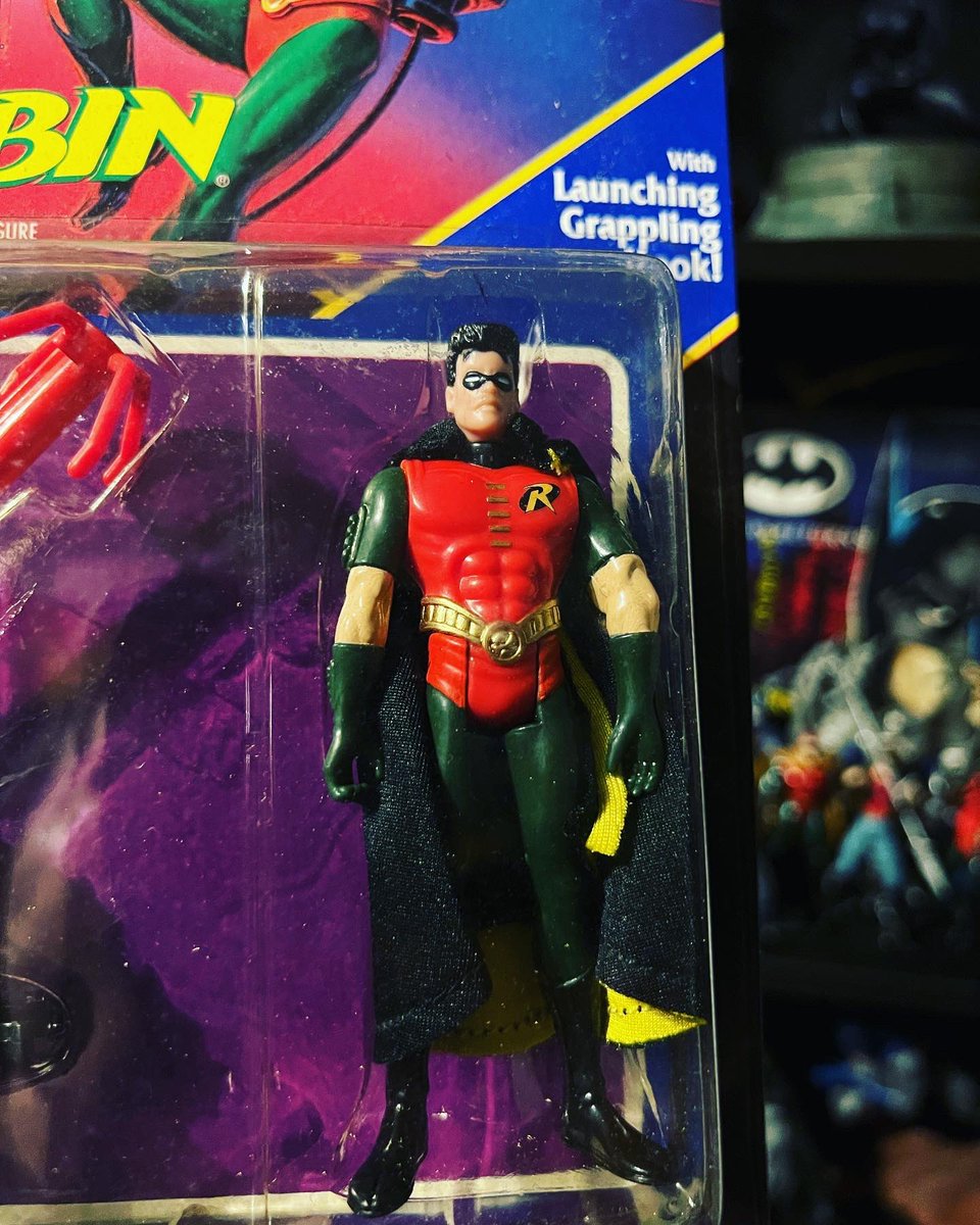 GamerAhmer's tweet image. Check out this #rare #factoryerror #batmanreturns #actionfigure from the #1990s ! His arms are on backwards! #batman #batmanfan #dc #dccomics #gamerahmer #gameroom #batmancollection #batmancollector #robin #batmanandrobin #batmanreturnsfigure #figures #90s #toys