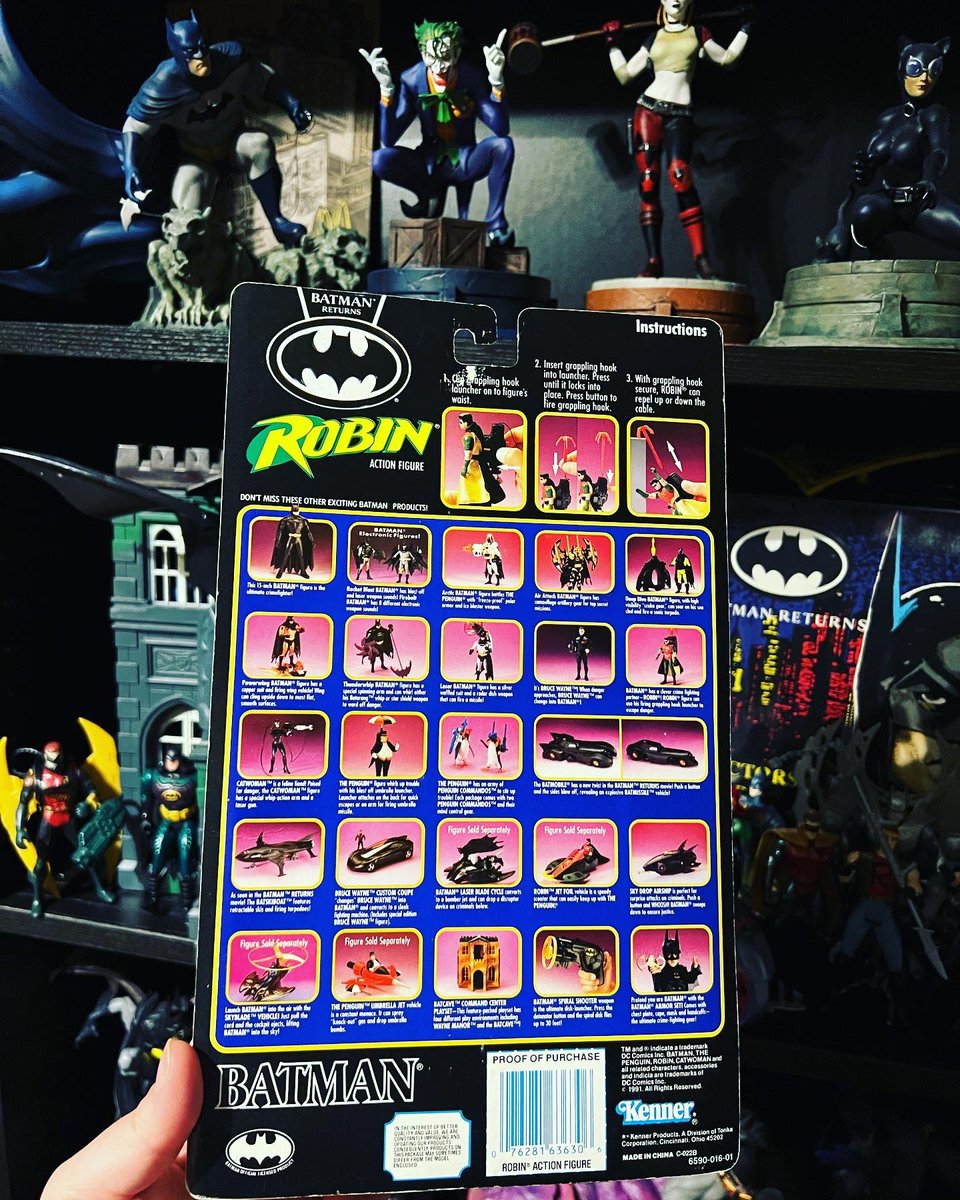 GamerAhmer's tweet image. Check out this #rare #factoryerror #batmanreturns #actionfigure from the #1990s ! His arms are on backwards! #batman #batmanfan #dc #dccomics #gamerahmer #gameroom #batmancollection #batmancollector #robin #batmanandrobin #batmanreturnsfigure #figures #90s #toys
