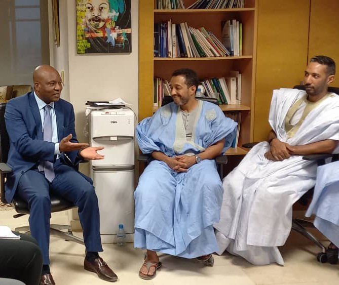IlabJccm's tweet photo. Financement et accès aux marchés publics! Ce sont quelques points discutés aujourd'hui par nos entrepreneurs à une délégation de la Banque mondiale composée de la Représentante Résidente, du Directeur Exécutif pour la 🇲🇷, M. Alphonse KOUAGOU, et sa Conseillère, Mme Mamou Ehui. https://t.co/yf1SCqjEnz