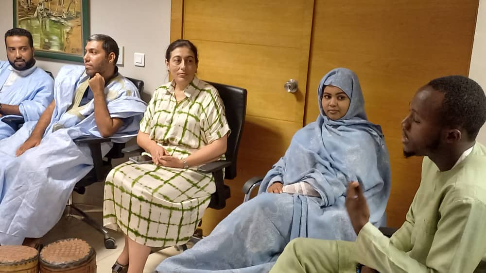 Financement et accès aux marchés publics! Ce sont quelques points discutés aujourd'hui par nos entrepreneurs à une délégation de la Banque mondiale composée de la Représentante Résidente, du Directeur Exécutif pour la 🇲🇷, M. Alphonse KOUAGOU, et sa Conseillère, Mme Mamou Ehui.