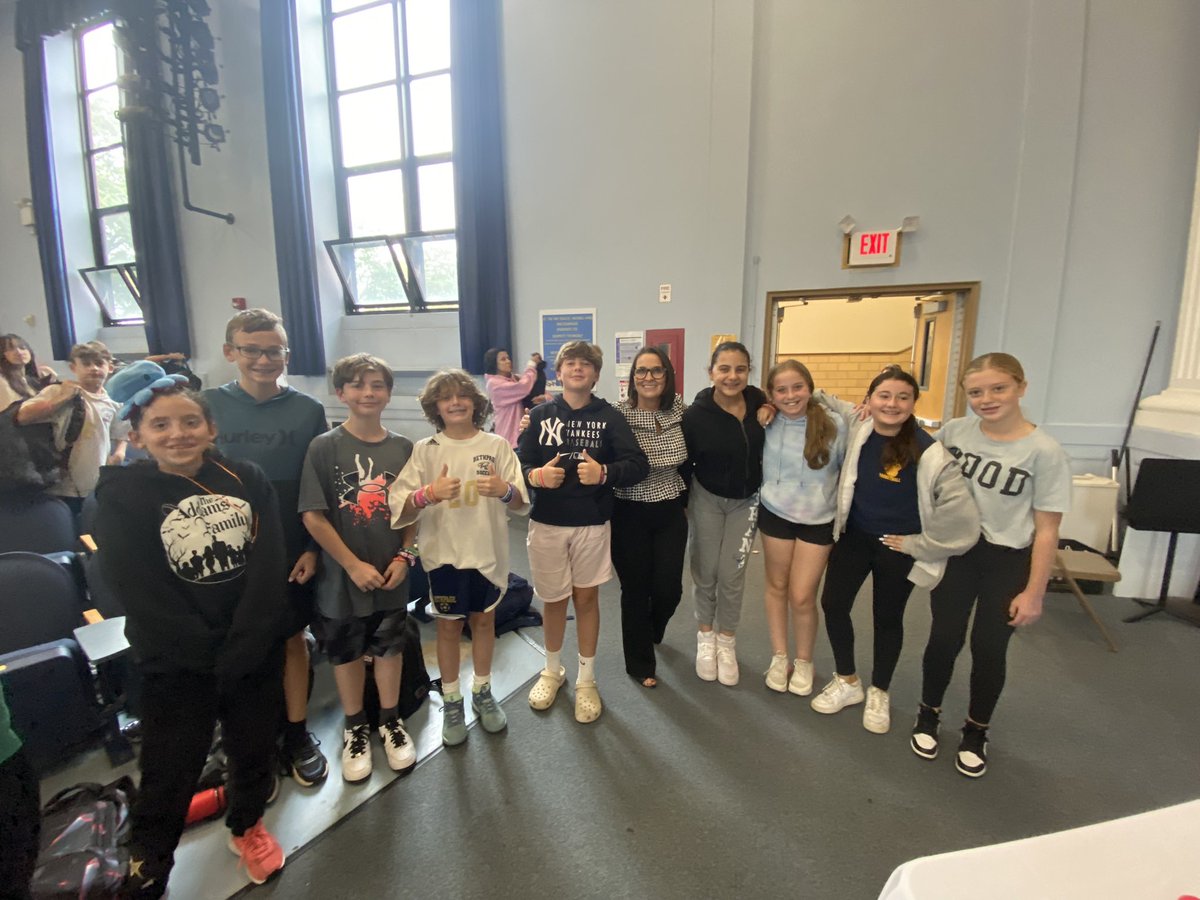 JFK_Bethpage's tweet photo. Our students were appreciative of the important information given to them today from Katie Duffy-Schumacher on navigating technology! @BethpageUFSD @DPS_Campaign #WeAreBethpage https://t.co/yAKCvvgZfz