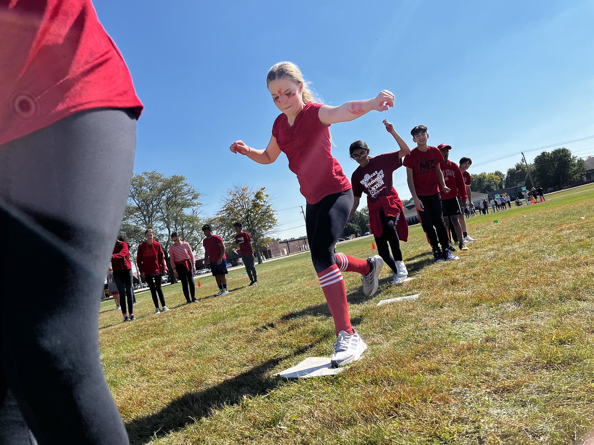 victorwlow's tweet photo. Amazing times at the amazing race! Go Team Red! Team work is what we need! I can feel the intensity in the pics. #scullenstrong @ScullenSharks @ipsd204 https://t.co/TnRLaGeuJX