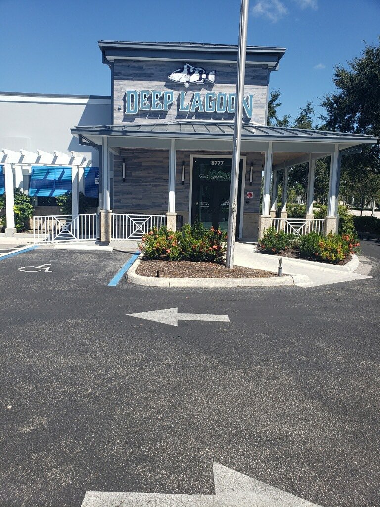 Sandalwoodvil's tweet photo. Throwback to last week when went to Deep Lagoon restaurant here in Naples. #SUNProgram #SWFLCommunity https://t.co/skuR1ZnirG