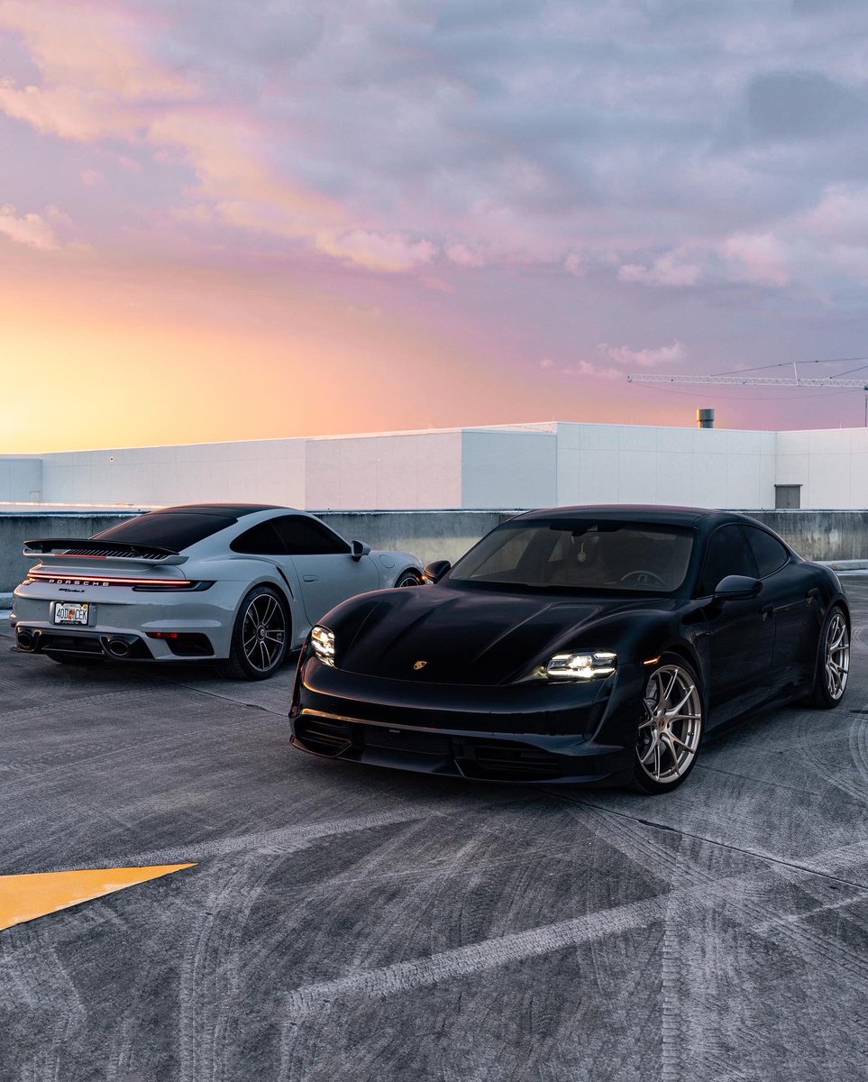 KFLETCH___'s tweet image. Chalk 911. Black Taycan. Both Turbo’s. My set before hurricane came