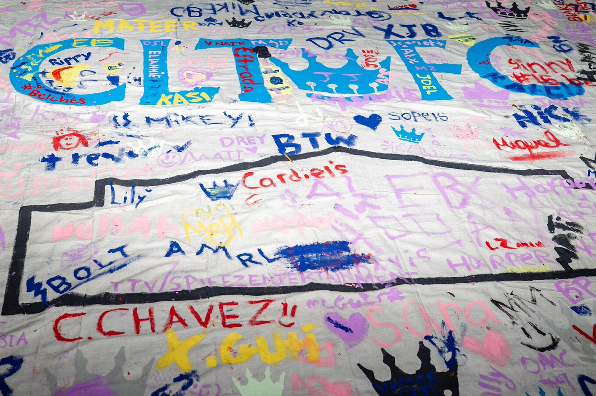 CharlotteFC's tweet photo. Come see the final work of art at the match tomorrow! 

🖌️: Fans 
🎨: @Valspar 
🛠️: @Lowes https://t.co/zXXoIlwLCZ