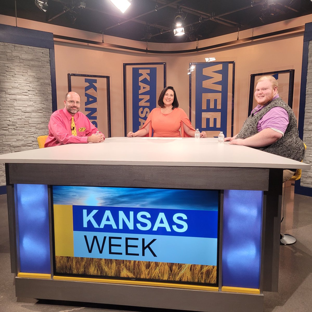 PBSKansasCH8's tweet photo. #CurrentEvents Stay up-to-date on the issues that matter to you!
How will the #WichitaPD solve their evidence problem? Has enough been done a year after #CedricLofton's death? All of this and more at 7:30 p.m. tonight on #KansasWeek! https://t.co/n0H3pdtaUp