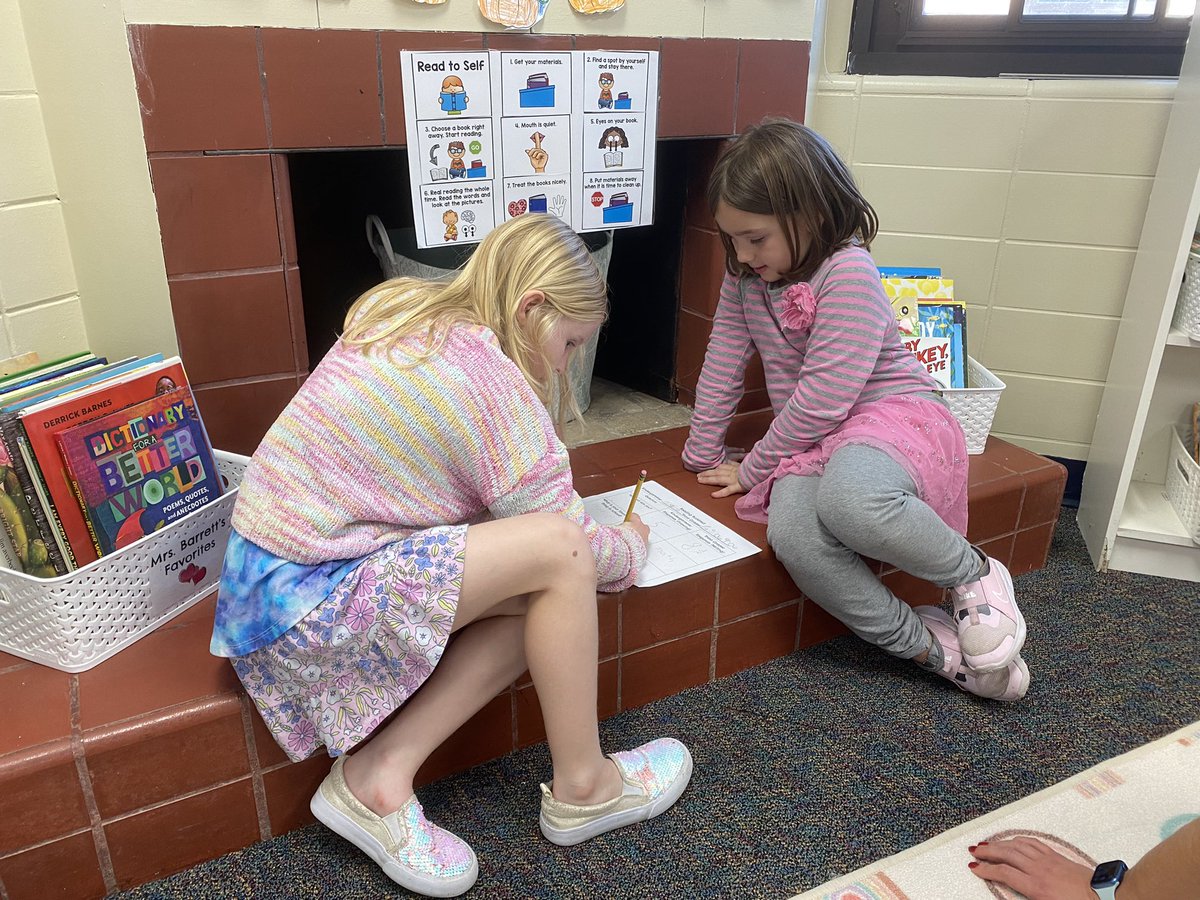 MissZoephel's tweet photo. 3rd graders loved meeting their kindergarten buddies today and completing a “Get to Know You” interview. Thanks @Beebe1Barrett for a great afternoon! #BeebeAdventures #PartnersInGrowth https://t.co/SdTvEZAYez
