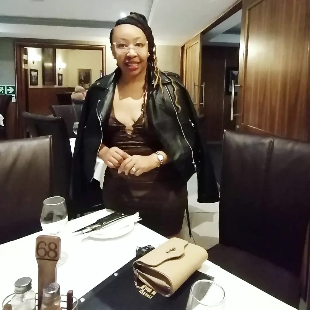 aebakataba's tweet photo. Retla robala jwang Bloem ele motsheare ka nnete? 🙆‍♀️🤭😜😜😜😜😜😜😜💐 https://t.co/gWwbyPo8YG