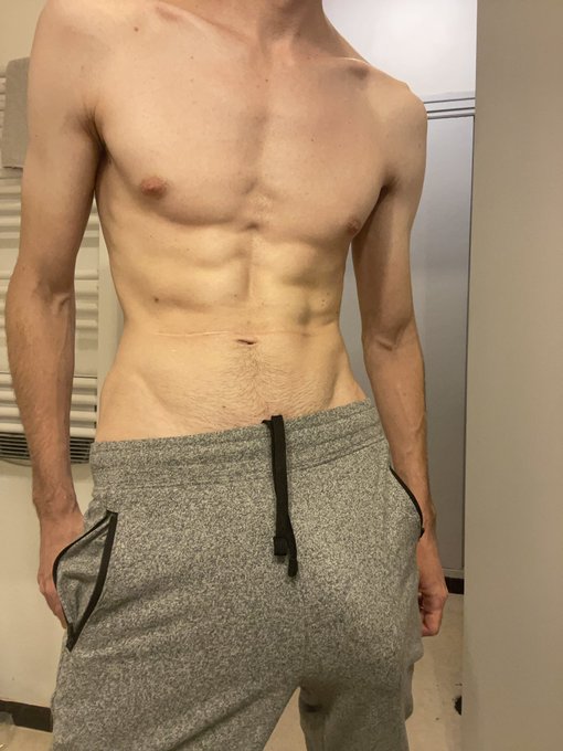 Watch Manson's leaked NSFW photo on TwXstars