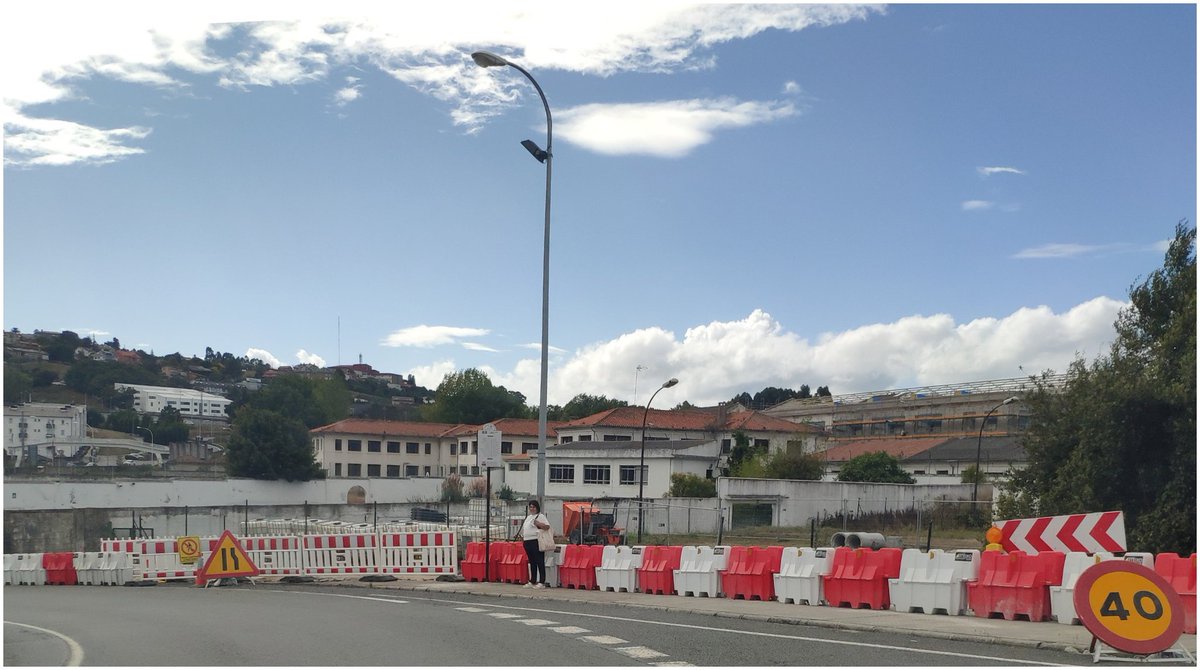 BlogBusurbano's tweet image. A día de hoy, certificamos que se ha habilitado espacio de acera para la #Par277 de #AlfonsoMolina, #Pedralonga, de la #Lín20.

A su alrededor, las obras del paso elevado que les unirá con #Palavea.

(es posible que vuelva a anular en un futuro; atentos)