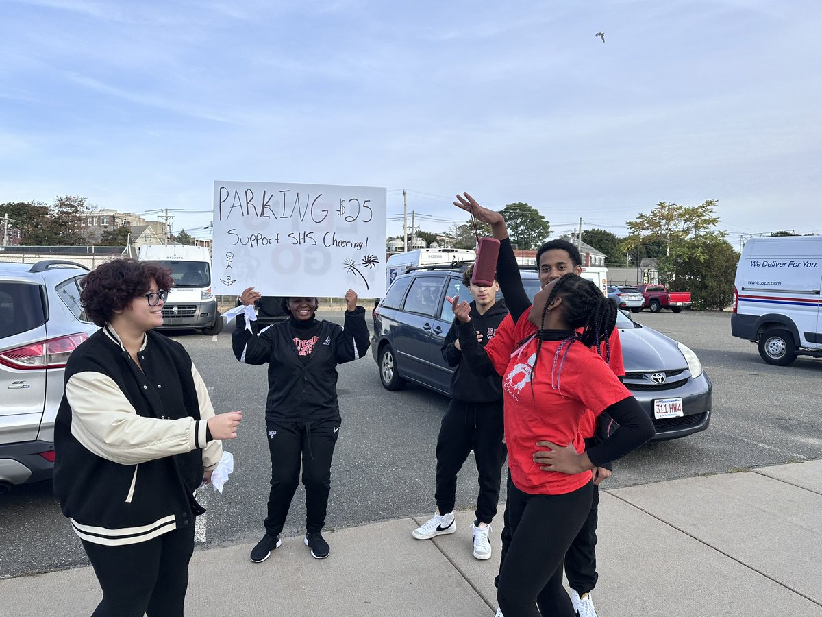 SHSCheering's tweet photo. Pulling double duty tonight! Cheering on the football team up in Gloucester and working a parking fundraiser downtown Salem! Support the teams!!! https://t.co/Ye1oNIQVbe