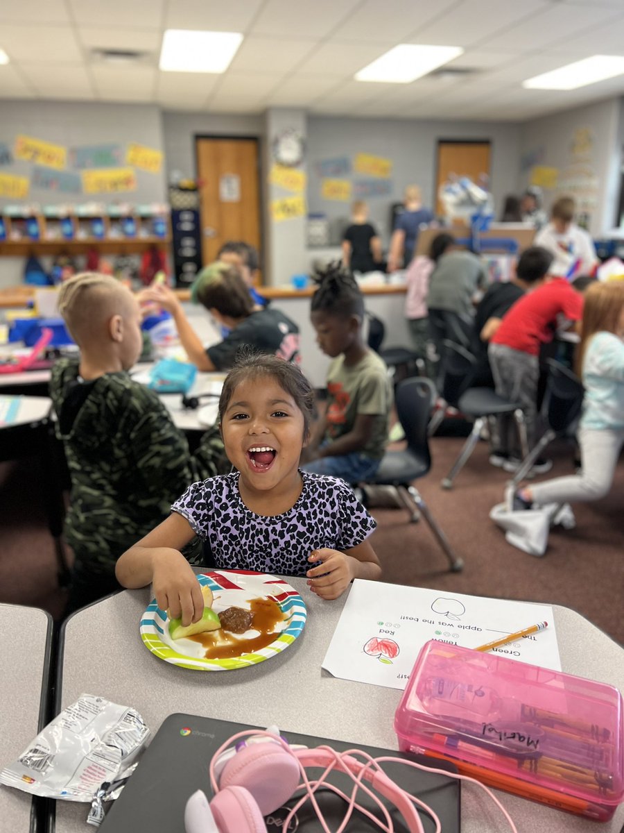 Miss Enright (@ms_enright) on Twitter photo We had such a blast tasting apples (for the 2nd time this week) with our favorite kindergarten buddies <a href="/chaneyclass3t/">Deb Chaney</a>! #3TEpride #ISDstrong #ISD5thgrade We had such a blast tasting apples (for the 2nd time this week) with our favorite kindergarten buddies <a href="/chaneyclass3t/">Deb Chaney</a>! #3TEpride #ISDstrong #ISD5thgrade