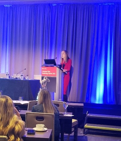 womeninnephro's tweet photo. Dr. Katherine Tuttle delivers the Kaspersak Lecture at the Cleveland Clinic Nephrology update 2022. #CCFNeph22 @KatherineTuttl8 https://t.co/UTP4aWJgcv