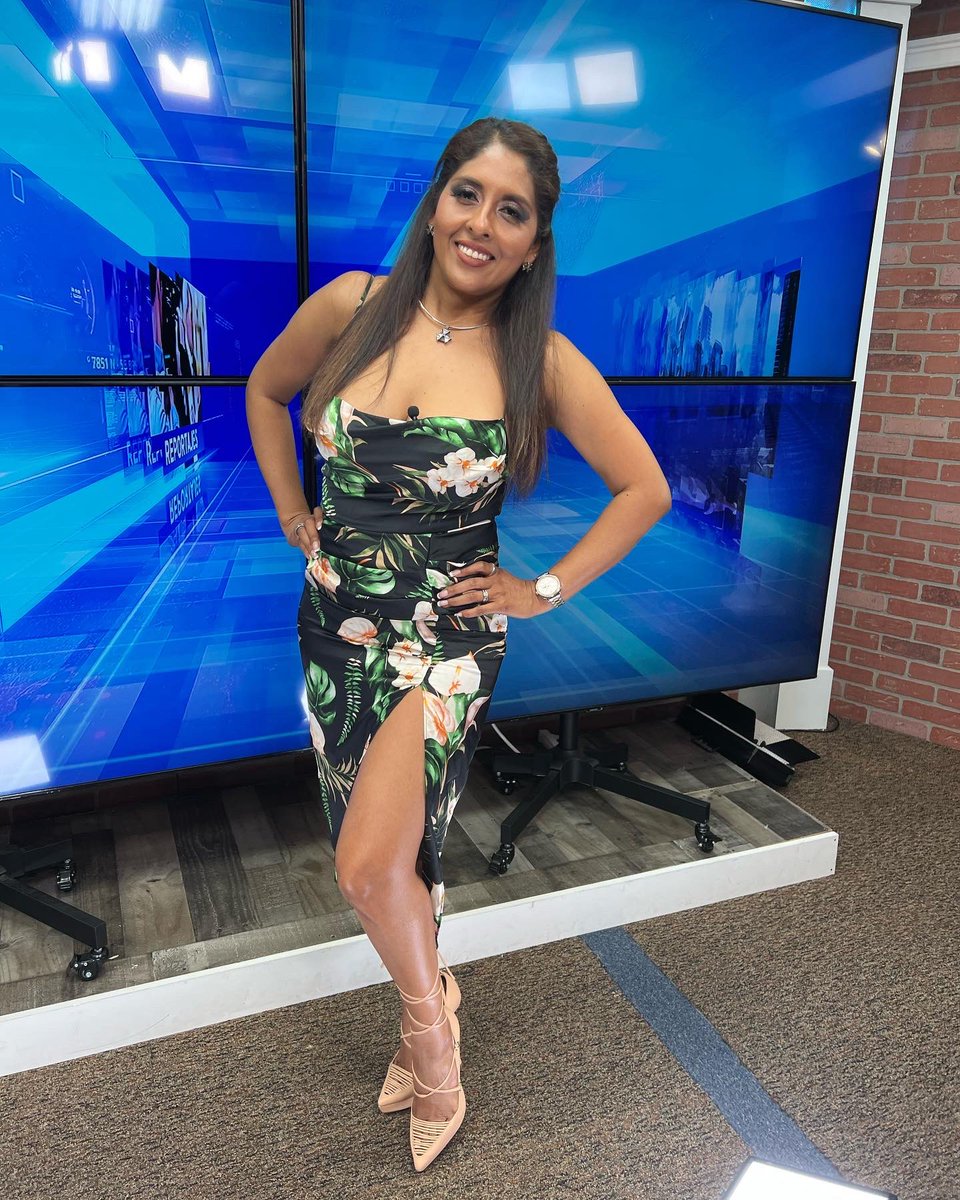 JanethROficial's tweet photo. 💎Por aquí andamos trabajando pero paso a decirles que se cuiden mucho, que Dios nos guarde de las tormentas y nos mantenga en paz 🙌🏻 Feliz y bendecido Viernes 🥰❤️

Mi vestido es de https://t.co/PPL0bBemSg online boutique 🤩 #Estrellatvclt https://t.co/01KnpeDQ3L