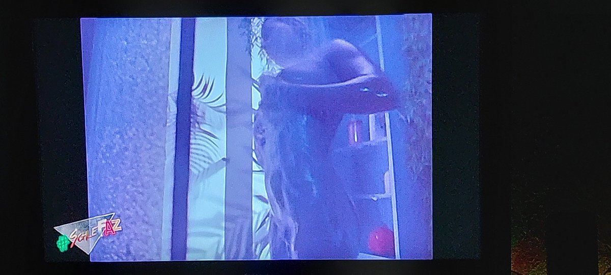 blackywolfXT's tweet photo. #SchleFaZ nackte unter der Dusche wird sie die erste sein ? https://t.co/obGXBlKoSQ