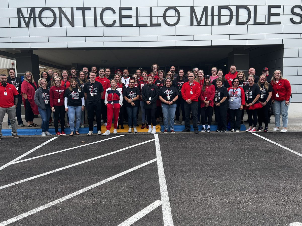 A lot of #MagicPride here at MMS! Go Magic! #MontiMagic <a href="/MMS_Leader/">Jeff Scherber</a>